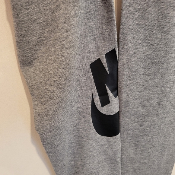 Nike Gray Leg a See High Waisted Sportswear Performance Leggings Small Elastic - Picture 7 of 10